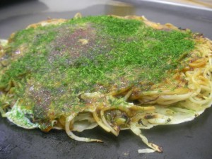 本命のお好み焼き、そば肉玉