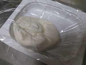 201210-making-soymilk-17 用意したラップへ