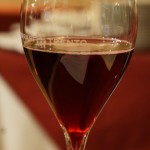 試飲１杯め、ランブルスコ「ベッコロッソ」2011
